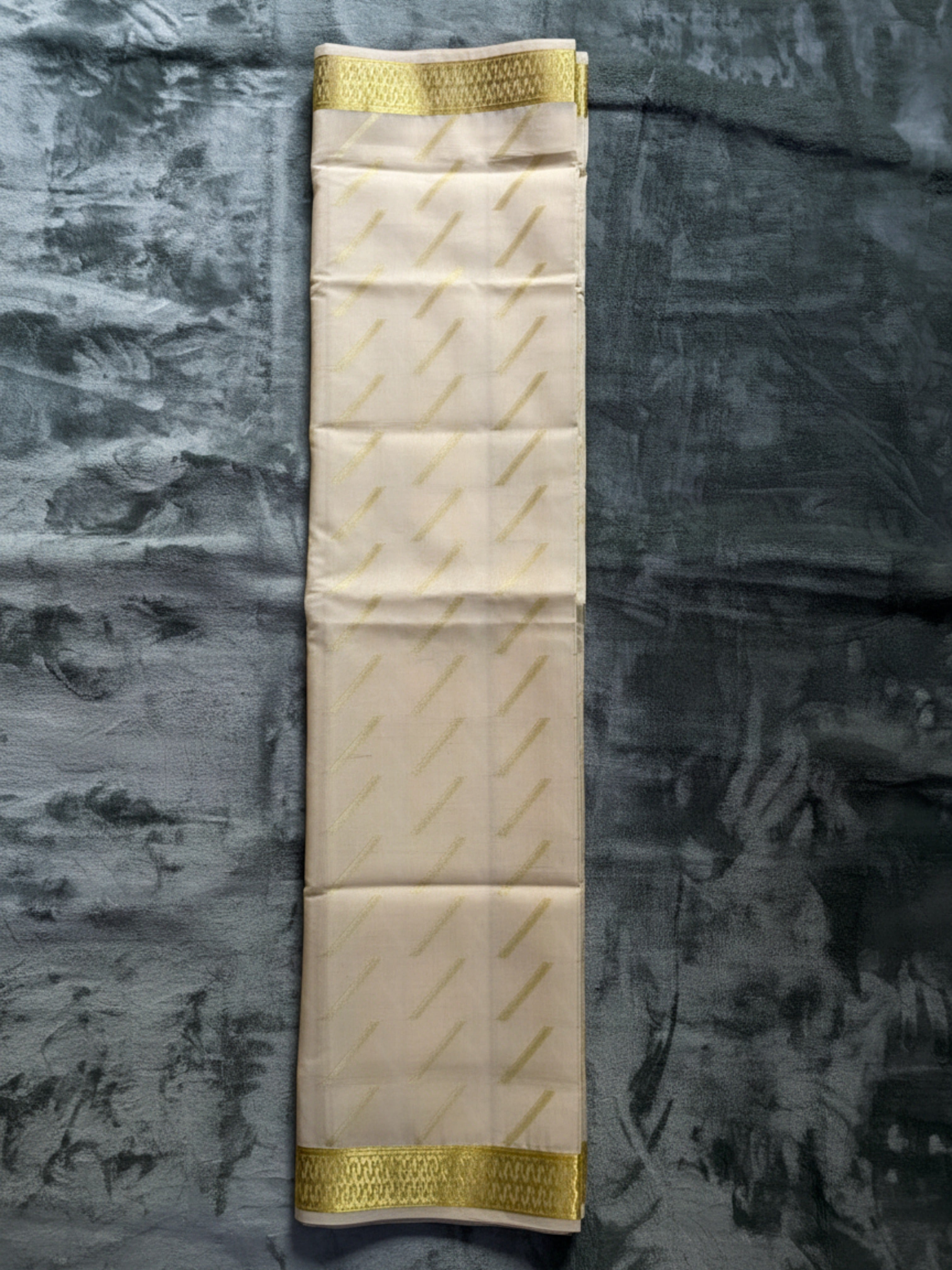 Exquisite Pure Bengaluru Silk Crepe Saree with Golden Zari Border | Subtle Stripes | Rich Pallu